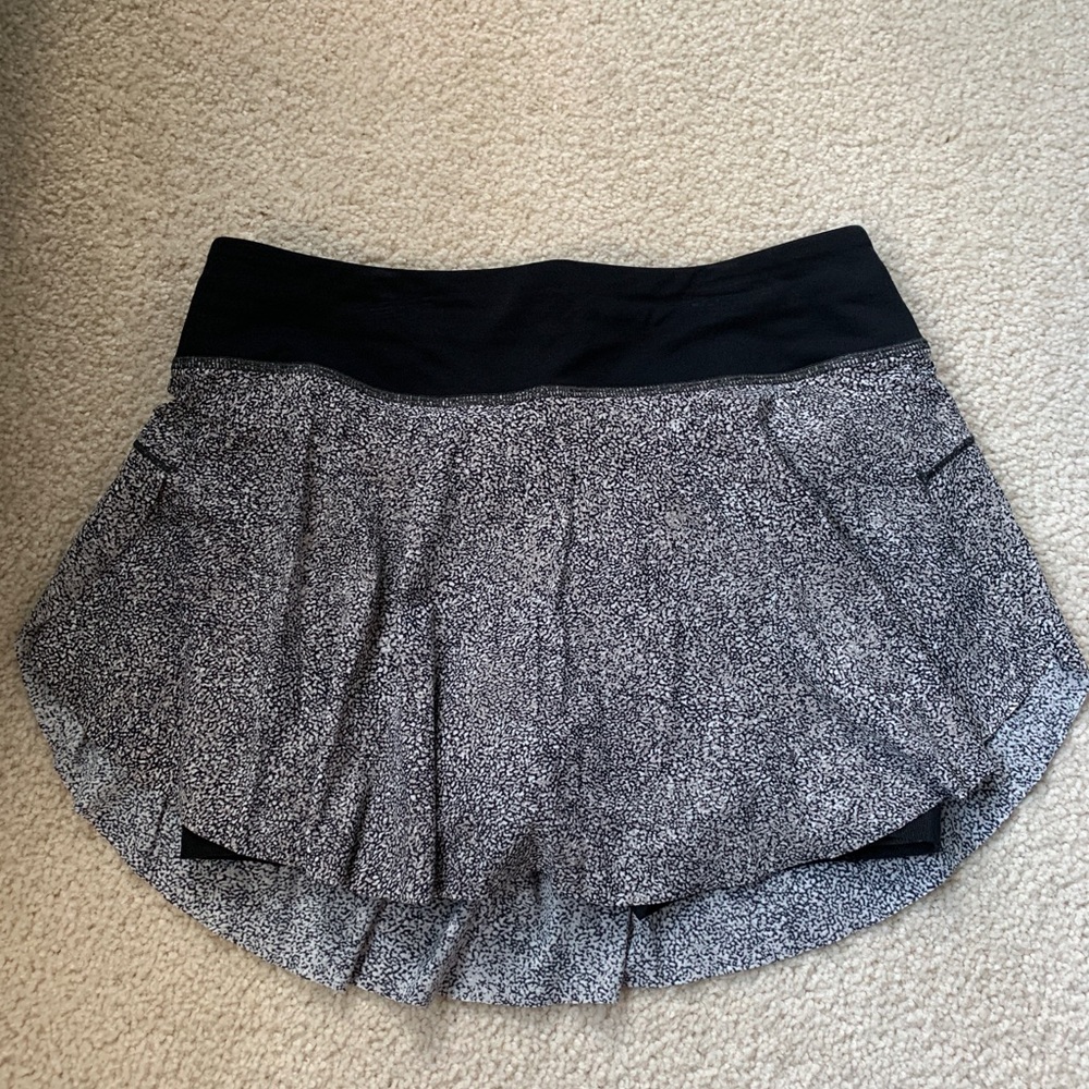 NWOT Lululemon black and white skirt